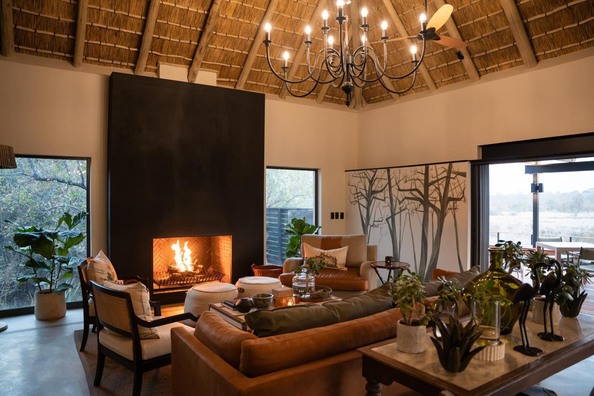 Thornybush Simbambili Lodge Reserva de caza Sabi Sand Exterior foto