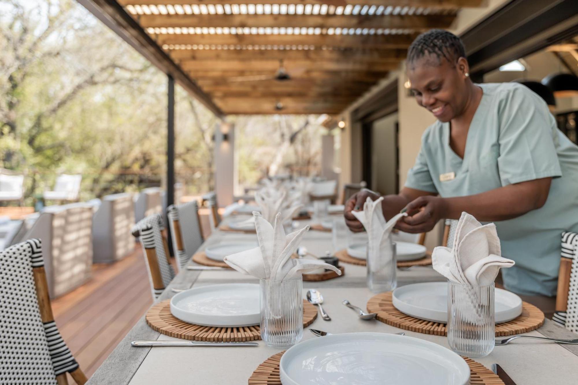 Thornybush Simbambili Lodge Reserva de caza Sabi Sand Exterior foto